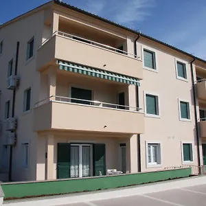 Anethum Appartamento Premantura